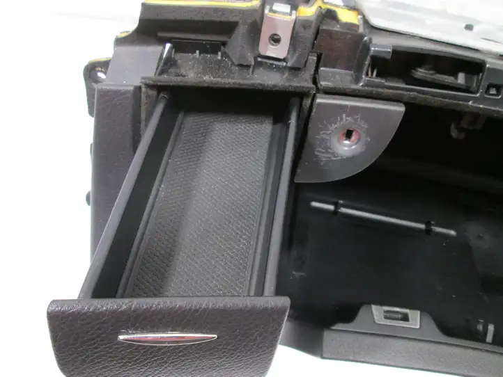 Mercedes-Benz E W211 (2002 - 2009) A2116802487 Бардачок в сборе — фото 7
