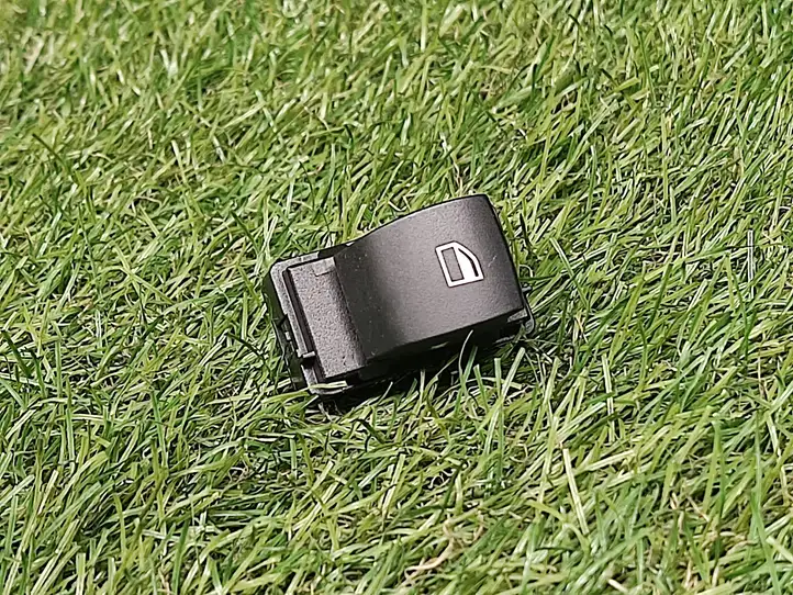 BMW 3 E90 E91 (2005 - 2012) 6945874 Кнопка стеклоподъемников — фото 1