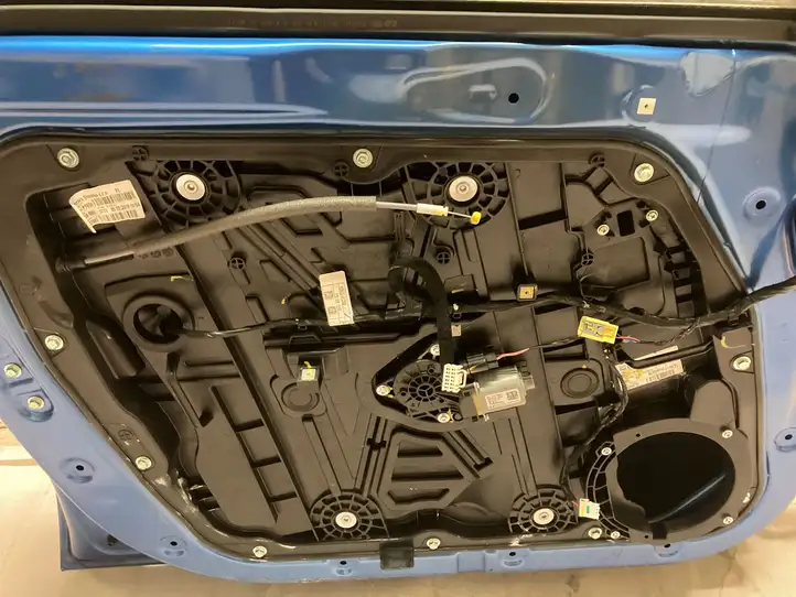 Kia Sportage (2018 - 2021) Дверь — фото 9