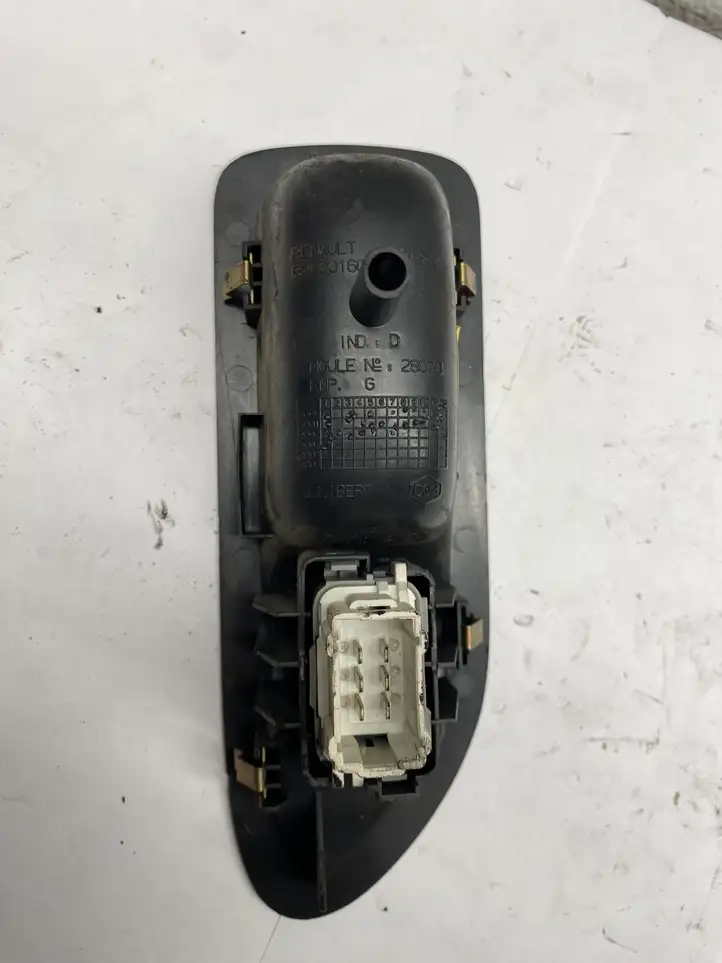 Renault Laguna II (2001 - 2005) 8200026013 Блок кнопок стеклоподъемников — фото 2