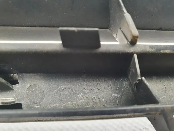 Nissan Almera Tino (2000 - 2003) 62330BU00 Другая часть кузова — фото 3