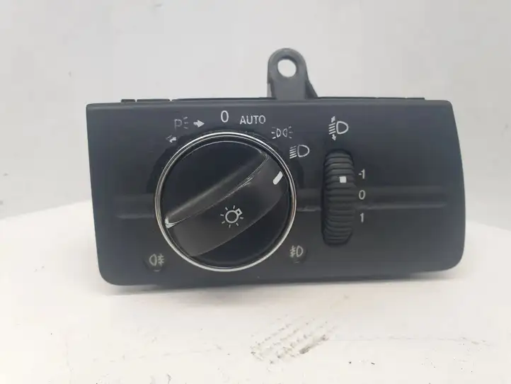 Mercedes-Benz E W211 (2002 - 2009) 2115450904 Включатель фонарей — фото 1
