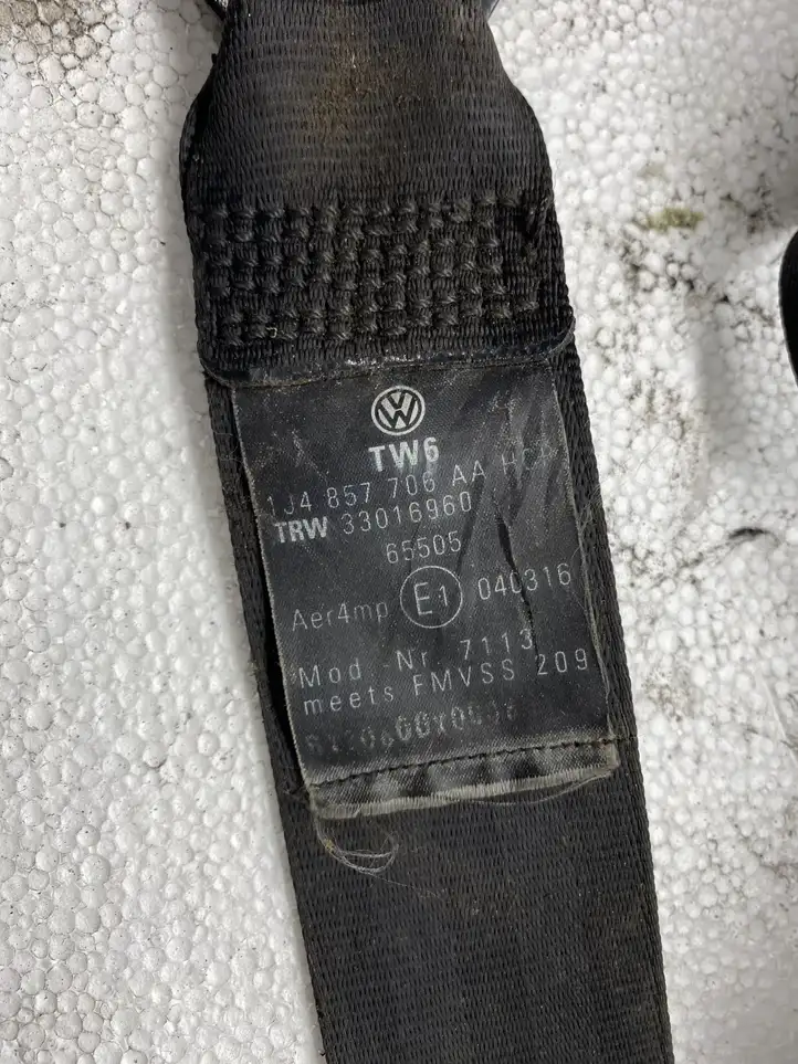 Volkswagen Golf IV (1998 - 2005) 1J4857706 Передний ремень безопасности — фото 2