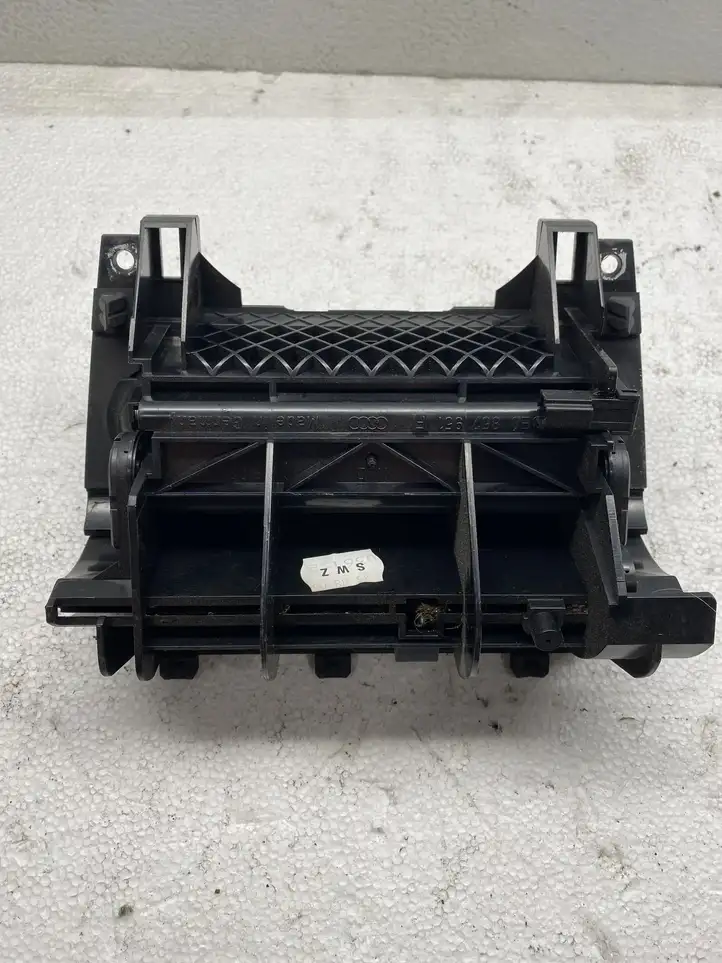 Audi A4 S4 B6 8E 8H (2000 - 2006) 8E0857951 Передняя пепельница — фото 3
