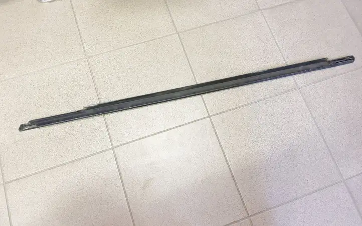 Volkswagen Tiguan (2011 - 2016) 5N0837477 Накладка стекла передней двери — фото 3