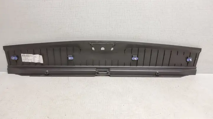 Opel Vectra (2002 - 2005)  13125639 Отделка порога багажника