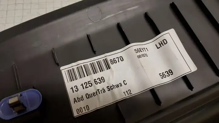 Opel Vectra (2002 - 2005)  13125639 Отделка порога багажника