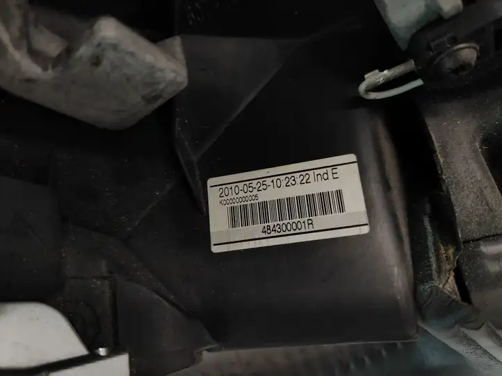 Renault Laguna (2007 - 2015)  484300001R Руль