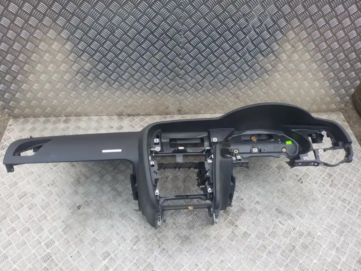 Audi S5 8T (2011 - 2016)  8T2857041B Панель