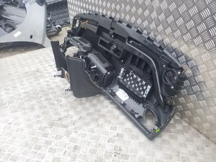 Audi S5 8T (2011 - 2016)  8T2857041B Панель