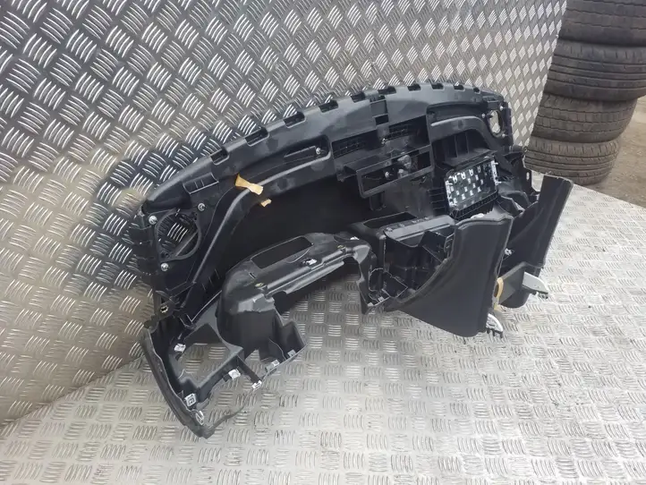 Audi S5 8T (2011 - 2016)  8T2857041B Панель