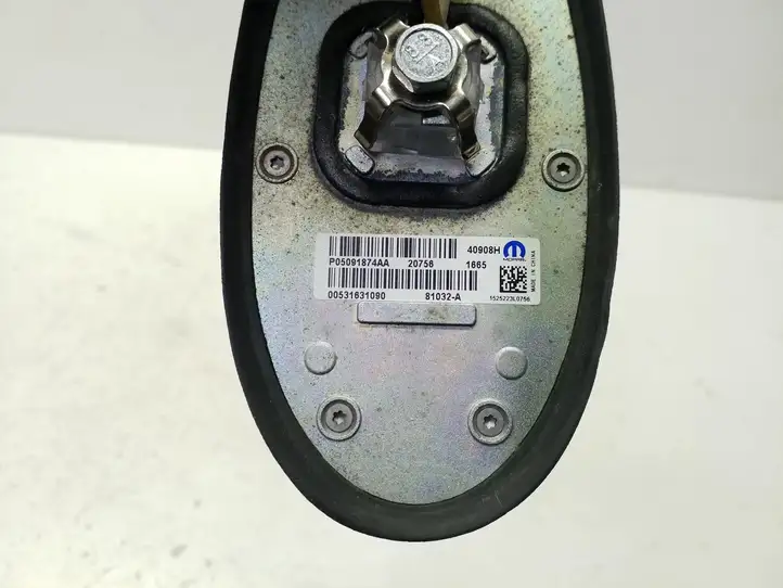 Jeep Cherokee (2013 - 2017) P05091874AA GPS антенна — фото 4