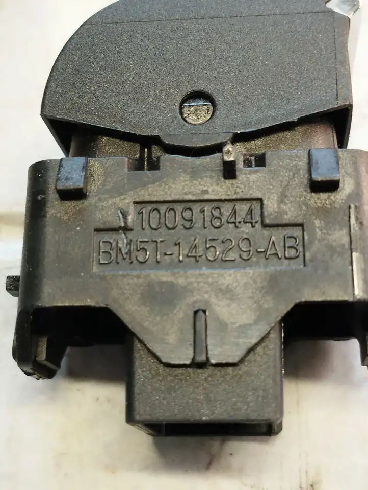 Ford B-MAX (2012 - 2018) BM5T14529AB Кнопка стеклоподъемников — фото 3