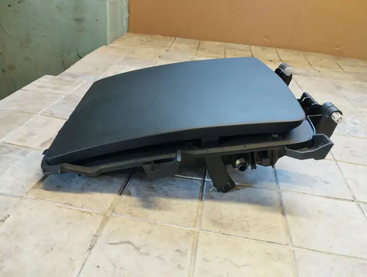 Toyota Corolla Verso E121 (2001 - 2004) 5544013010 Вещевой ящик — фото 3