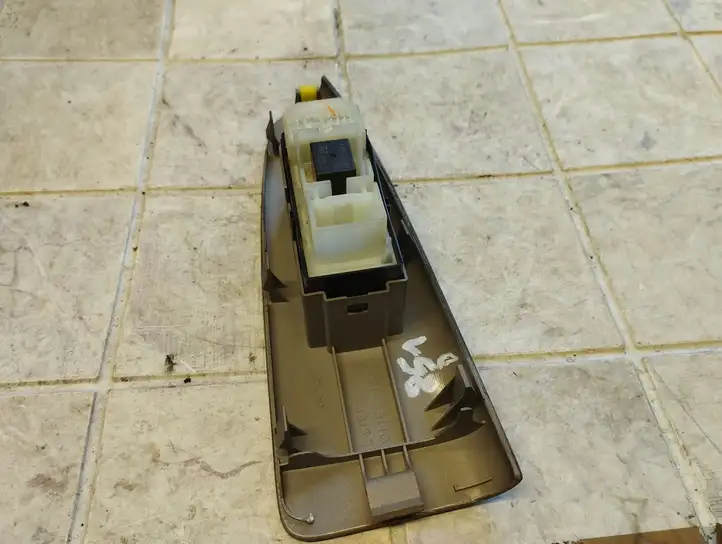 Toyota Corolla Verso E121 (2001 - 2004) 8403013030 Блок кнопок стеклоподъемников — фото 5
