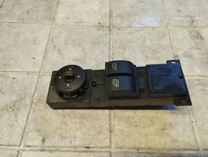 Ford Focus (2005 - 2008) 3M5T14529CE Кнопка стеклоподъемников — фото 1
