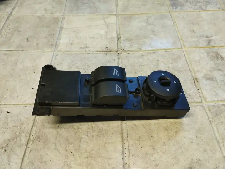 Ford Focus (2005 - 2008) 3M5T14529CE Кнопка стеклоподъемников — фото 2
