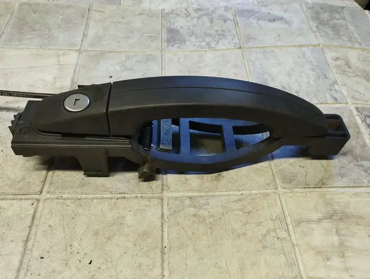 Ford Focus (2005 - 2008) 3M51R224A36 Наружная ручка двери — фото 5