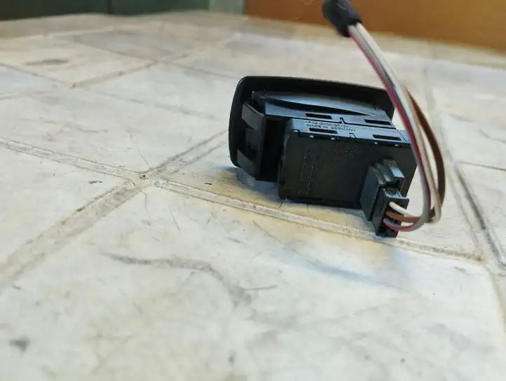 BMW 1 E81 E87 (2004 - 2011) 6945874 Кнопка стеклоподъемников — фото 3