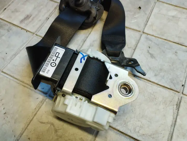 BMW 1 E81 E87 (2004 - 2011) 33059848C Передний ремень безопасности — фото 5