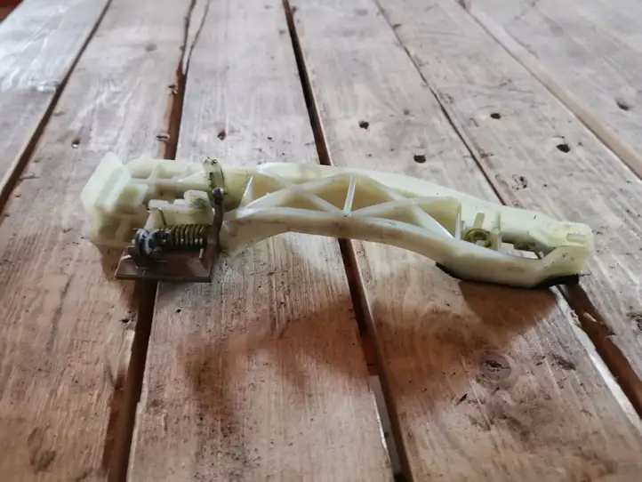 Opel Antara (2006 - 2011)   Крепление для наружной ручки передней двери