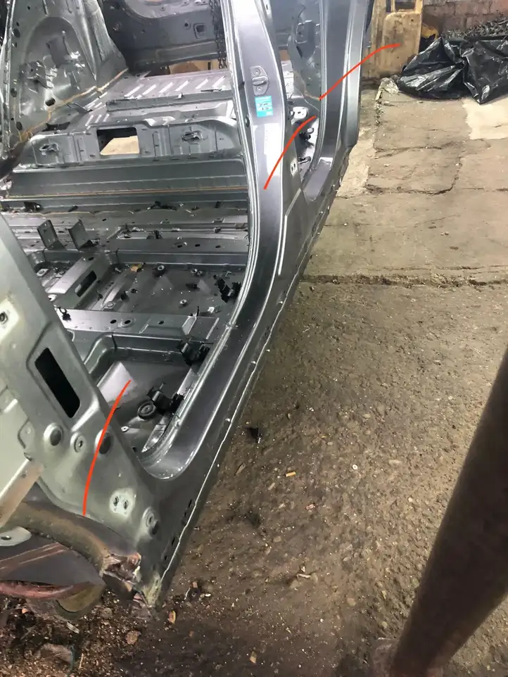 Renault Megane E-Tech (2022 - ) Передний порог кузова — фото 1