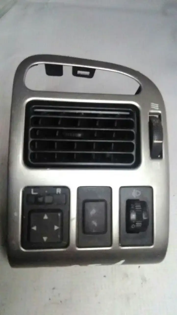 Toyota Avensis T220 (2000 - 2003) 5566120230 Боковой воздушный дефлектор — фото 1