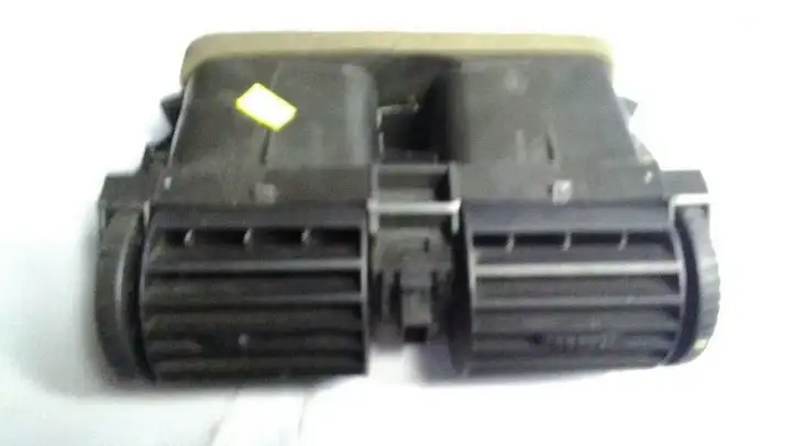 Opel Astra G (1998 - 2004) 90560344 Центральный воздушный дефлектор — фото 1