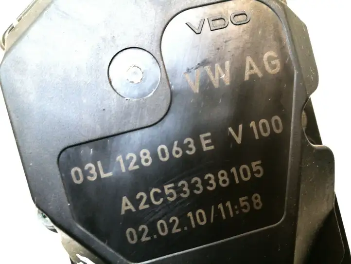 Audi Q5 SQ5 (2008 - 2012) 03L128063E Дроссельная заслонка — фото 6
