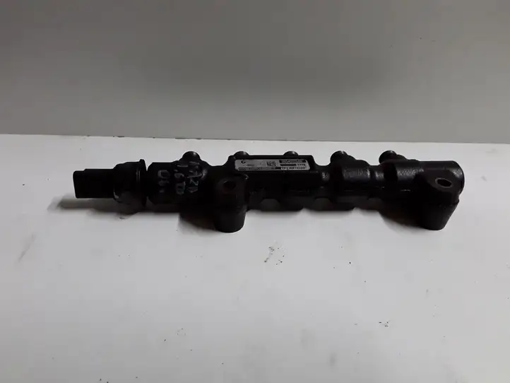 Mazda 3 I 9654592680 Магистральная топливная трубка — фото 1