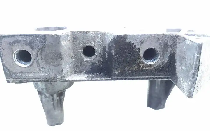Skoda Octavia Mk2 (1Z) (2004 - 2013) 03G199207A Кронштейн двигателя — фото 4