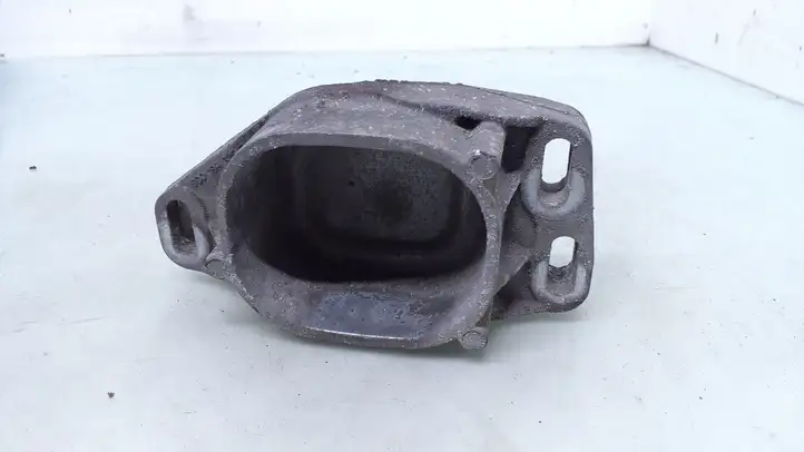 Volkswagen PASSAT B5.5 (2001 - 2005) 8D0199335Q Кронштейн двигателя — фото 1