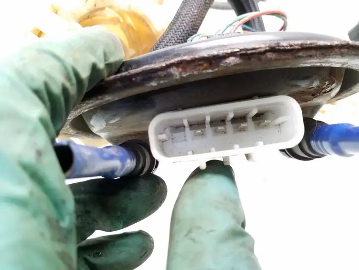 Opel Astra G (1998 - 2004) 0580313059 Топливный насос (в баке) — фото 3