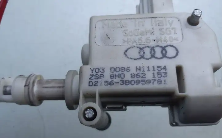 Audi A4 S4 B6 8E 8H (2000 - 2006) 8H0862153 Привод замка крышки топливного бака — фото 4