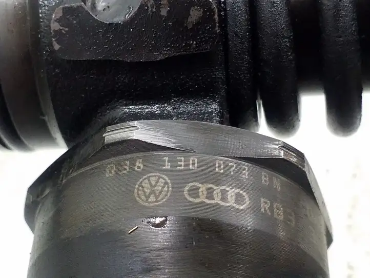 Volkswagen PASSAT B6 (2005 - 2010) 038130073BN Форсунка — фото 3
