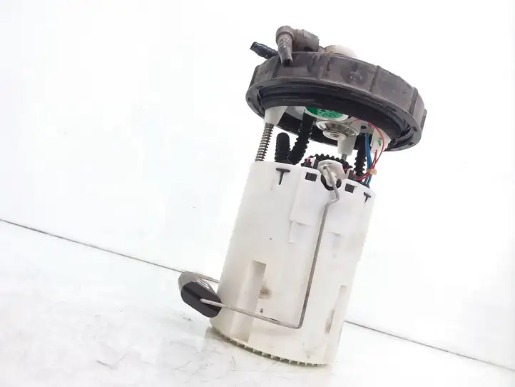 Toyota Corolla E120 E130 (2004 - 2007) 0580313085 Топливный насос (в баке) — фото 1
