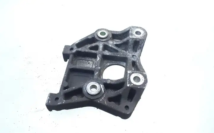 Mazda 5 (2005 - 2010) RF7L15810 Кронштейн двигателя — фото 2