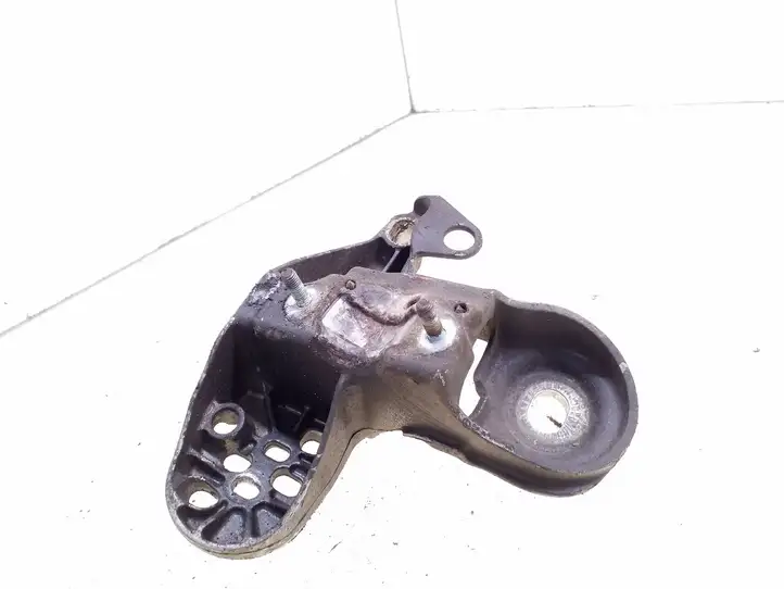 Audi A4 S4 B7 8E 8H (2004 - 2009) 8E0199351 Кронштейн двигателя — фото 1