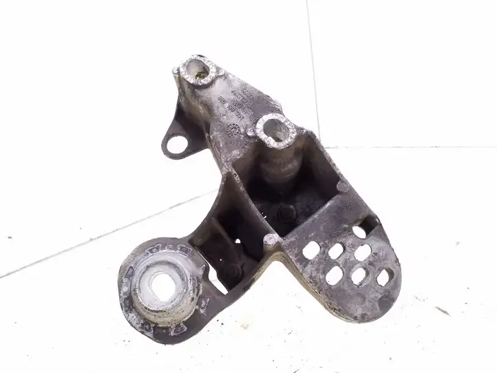 Audi A4 S4 B7 8E 8H (2004 - 2009) 8E0199351 Кронштейн двигателя — фото 2