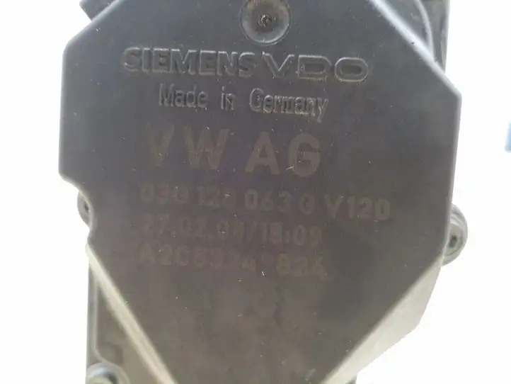 Audi A3/S3 8P (2004 - 2008) 03G128063G Дроссельная заслонка — фото 3