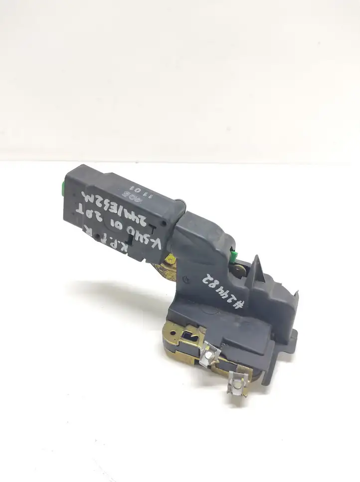 Volvo S40 (2000 - 2004)   Замок передней двери