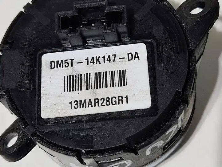 Ford Kuga II (2013 - 2019) DM5T14K147DA Кнопки на рулевом колесе — фото 3