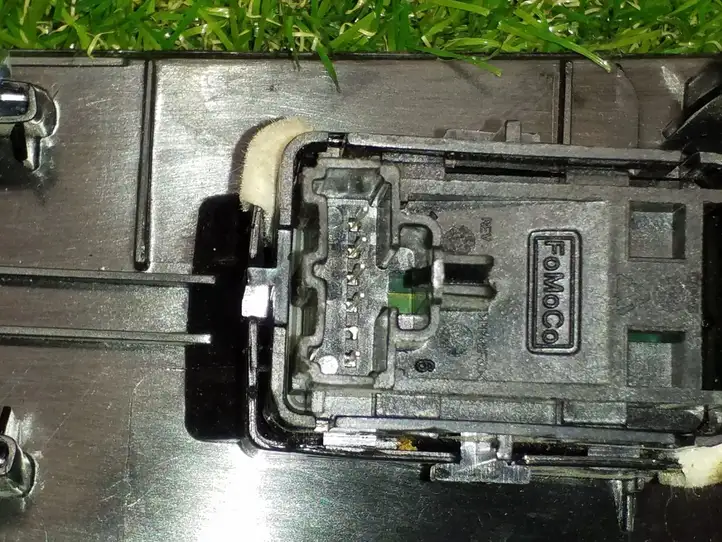 Ford Fusion II (2013 - ) DS7314A563 Накладка кнопки стеклоподъемника — фото 3