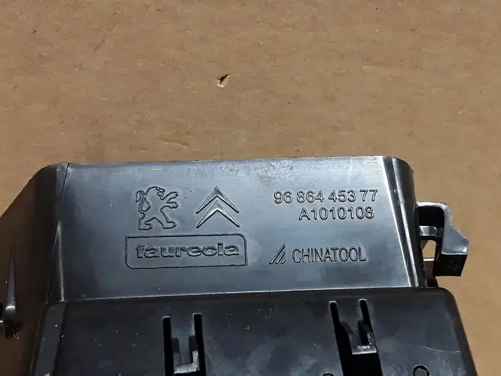 Peugeot 508 (2010 - 2014) 9686445377 Боковой воздушный дефлектор — фото 3