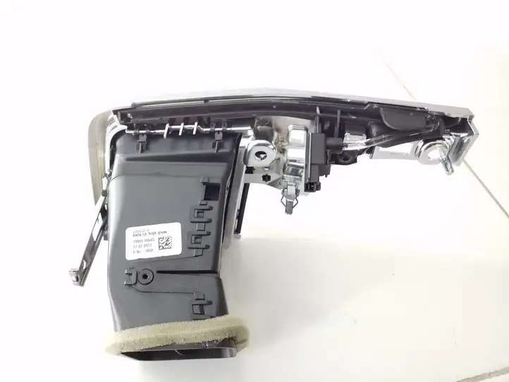 Volvo S90, V90 (2016 - 2020) 31651219 Боковой воздушный дефлектор — фото 2