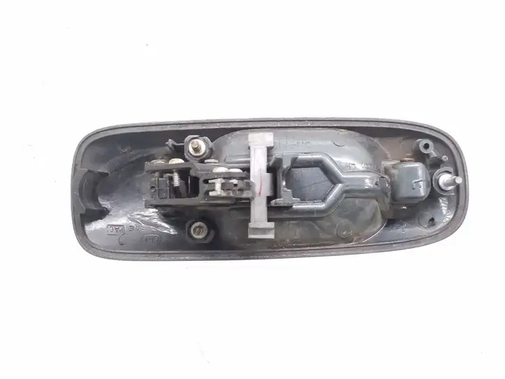 Chrysler Voyager (2004 - 2007) Наружная ручка раздвижной двери — фото 2