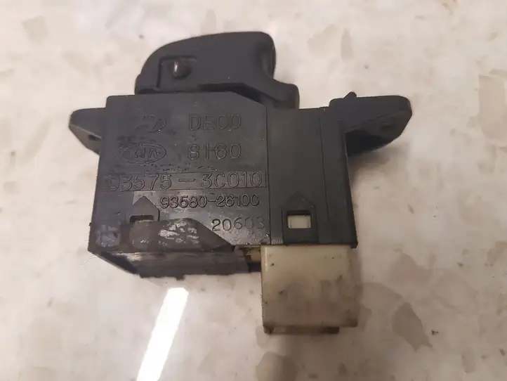 Hyundai Santa Fe (2000 - 2005) 935753C010 Кнопка стеклоподъемников — фото 1
