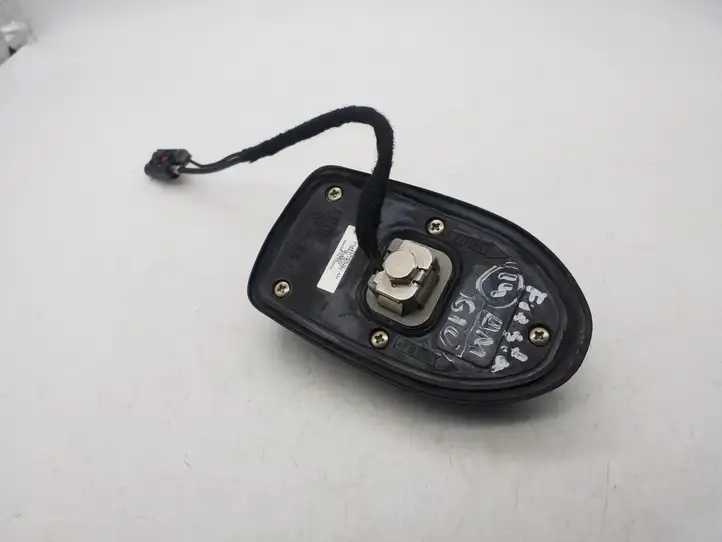 Ford Fiesta (2013 - 2017) CM5T19G461AH GPS антенна — фото 3