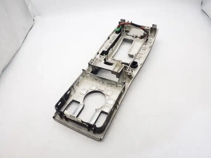 Land Rover Range Rover Sport L320 (2005 - 2009) L320RHDW Другая деталь консоли (туннеля) — фото 2