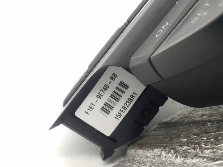 Ford Focus (2011 - 2015) F1ET9E740BB Кнопки на рулевом колесе — фото 2